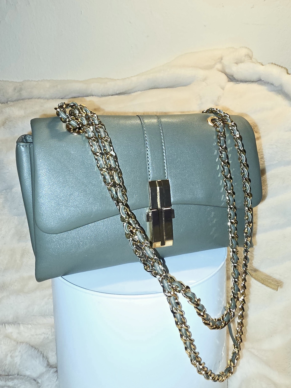 Aldo sage green shoulder bag with gold-tone chain